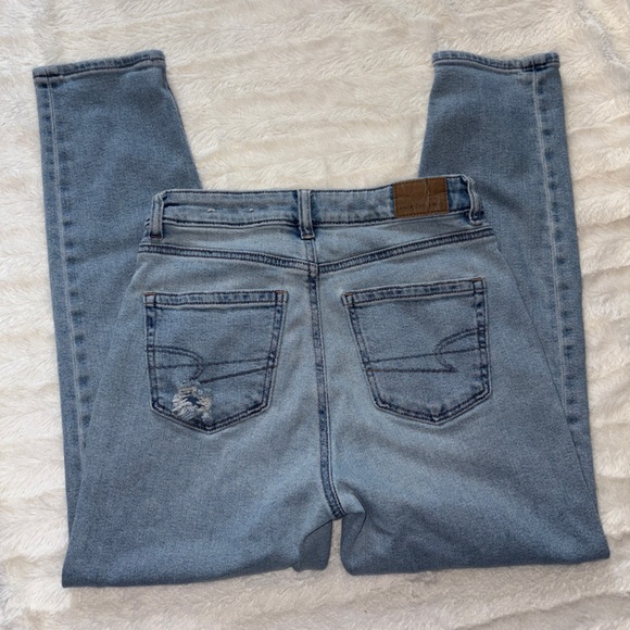 American Eagle Outfitters Stretch Mom Jean Light Wash Denim Size 0 - Picture 2 of 10